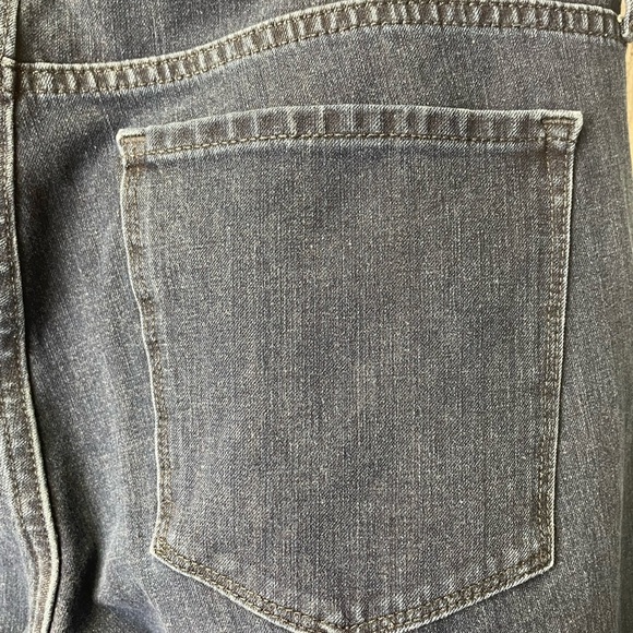 Gap Blue Jeans dark wash size 32 - Picture 3 of 9